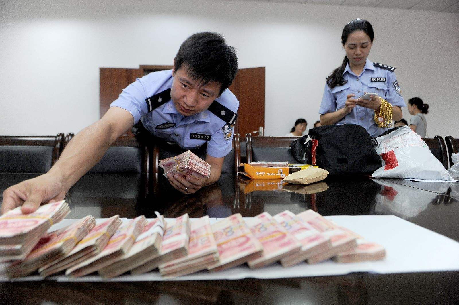 大同夫妇冒充纪委干部五台县行骗 忻州法院判刑十余年-大同E网