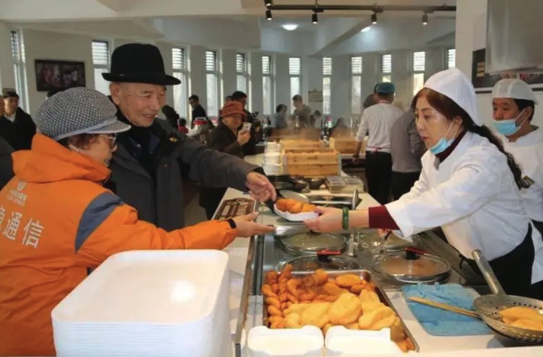 继民和社区爱晚餐厅后 瑞旺园小区物业管理站食堂开张-大同E网